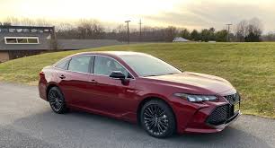 2020 toyota avalon hybrid xse review by