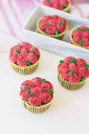 red rose cupcakes