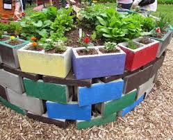 Round Garden Bed With Recycled Things