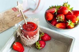 confiture de fraises et rhubarbe