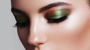 shimmer eyeshadow is a must try trend