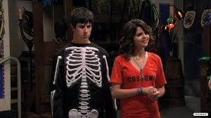 The kids and the family live normal lives but what their friends don't know is the kids are wizards in. Thirty One Days O Horror Wizards Of Waverly Place Halloween Ken S Alternate Universe