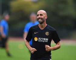 Borja valero appears to have confirmed he will leave inter when his contract expires. Borja Valero Confirms Inter Departure An Honor To Wear This Shirt Football Flame