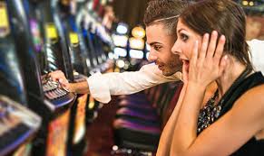 Come Play Over 900 Slot Machines at Casino Arizona