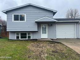 627 41st ave s grand forks nd 58201