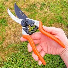 the 6 best hand pruners for 2023