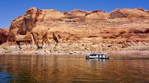 lake powell houseboating trip a day