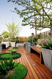 10 Fantastic Deck Planter Ideas