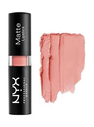 This shade had a stronger white base, which seemed to make the lipstick appear lighter on the lips than initially swatched or in the tube. Labial Matte Temptress Nyx Professional Makeup Maquillaje Labios Paris Cl