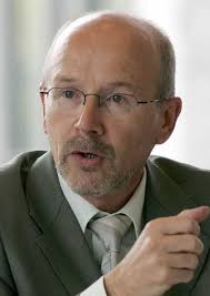 Dr. <b>Robert Pohlhausen</b> - Vorsitzender der Vorstände der VGH Versicherungen <b>...</b> - 2