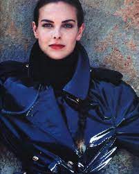 Et le second, louis giacobetti, né en 1987, de sa relation avec francis giacobetti. Gerry Poelmans On Instagram Carole Bouquet Photographed By Francis Giacobetti In 1984 Who At That Time Was Her Lover They Have Fashion Carole 80s Fashion