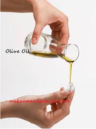 how to remove mascara with olive oil