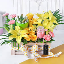 Here is for the all gorgeous mom's absolutely stunning flowers from our unique collection. Mothers Day Flowers Send Flowers For Mother S Day 2021 Interflora India