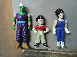 Son gokû, a fighter with a monkey tail, goes on a quest with an assortment of odd characters in search of the dragon balls, a set of crystals that can give its bearer anything they desire. Vintage 1989 Dragon Ball Z Figures Lot Of 3 Krillin Pic