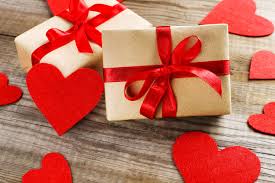 From a gorgeous bouquet of flowers to a super luxurious pajama set, you'll be sure to find the perfect valentine's day gift. How The Sexes Tackle Valentine S Day Gifts