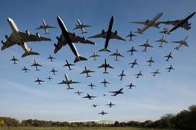 how many planes are in the air right now