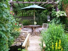 organize a pretty small garden space
