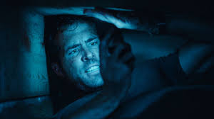 ... den Protagonisten Paul Conroy (Ryan Reynolds) in einer schweißtreibend ...