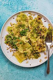 10 minute creamy pesto ravioli the