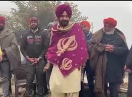 Since sidhu was a renowned cricketer and a superb speaker, bjp made him an mp for the indian lok sabha. Navjot Sidhu Apologises For Unintentionally Wearing Shawl With Sikh Symbols