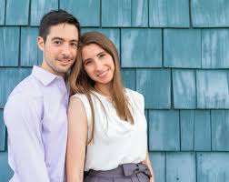 Alexandria Engagement Session In Front Of The Chart House
