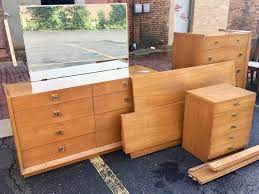 During the mid 20th century, bassett company made some really modern designs. American Of Martinsville Blond Knife Edge Bedroom Set Midcentury Bedroom Sets For Sale Sweet Modern Akron Oh