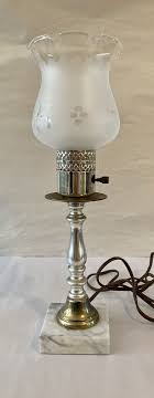Vintage Accent Table Lamp With Glass
