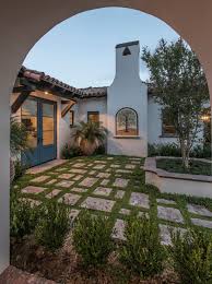 Spanish Style Homes With Courtyards
