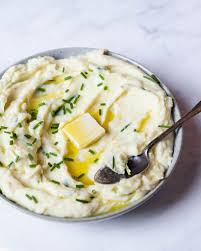 creamy mashed potatoes with sour cream