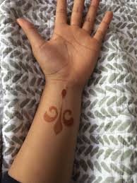 Before the series began, it was revealed that hayley was pregnant with klaus' baby from their one night stand. I Got A Pretty Cool Henna Tattoo Upside Down Thevampirediaries