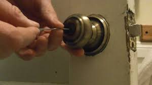 how to pick a bathroom door lock you