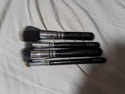 bundle of zoeva makeup brushes silk
