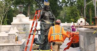 christ the king statue installed at new