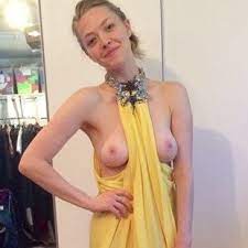 Amanda seifried nackt