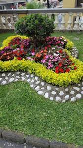 La bordure de jardin récup – structurer et décorer son jardin à l'aide de  matériaux recyclés