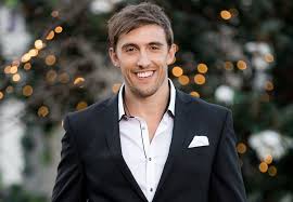 Bachelorette contestant ivan hall has quickly become a fan favorite since tayshia adams took over for clare crawley after she got engaged to to dale moss earlier this season. Bachelorette Ivan Krslovic Wiki Bio Age Height Ali Oetjen Family