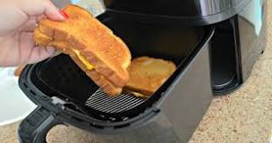 How do you toast sandwiches in an air fryer?