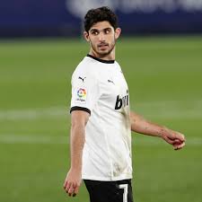 It makes the ears a delightful quirk and not a deficit. Por Relacoes Com Empresario Barcelona Pode Contratar Goncalo Guedes Tnt Sports