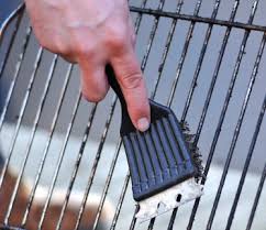 cleaning a stainless grill grate