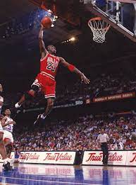 Michael Jordan - Ali Mahlodji Kolumne: „Was würde Michael Jordan tun?"