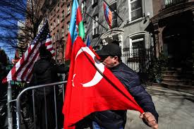 Soldaki 5 köşeli yıldız türkiye bayrağı ile aynı anlamı ifade ediyor. Forum Usa Birlesmis Milletler In Onunde Hocali Katliami Anildi