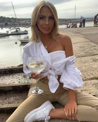 Check spelling or type a new query. Love Island S Faye Winter Instagram Age Occupation And Hometown