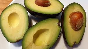 Mit avocado abnehmen, kann tatsächlich eine leckere angelegenheit sein. Wann Ist Eine Avocado Wirklich Richtig Reif Und Kann Man Auch Unreife Oder Uberreife Fruchte Essen Alternativ Gesund Leben De
