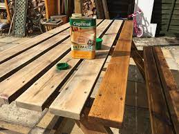 how to re a wooden garden bench