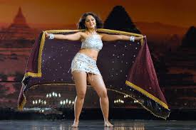 Anushka shetty hot thighs show pics in alex pandian. Anushka Shetty Hot Thigh And Legs Navel Armpit Spicy Photos In One Song South Indian Actress Photos And Videos Of Beautiful Actress