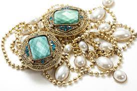vine or antique jewelry is valuable
