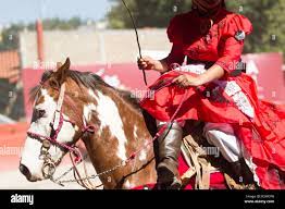 Mujer mexicana montando un caballo fotografías e imágenes de alta  resolución - Alamy