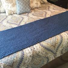 bed runner fits the end of a king size