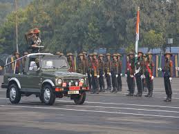 After the passing out parade at 39 GTC, Varanasi, the jawans took the oath  of sacrifice; Presented Khukri | वाराणसी के 39 GTC में पासिंग आउट परेड के  बाद जवानों ने सर्वस्व