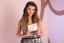 Following olivia jade's bombshell red table talk interview, e! Sephora Ends Business Relationship With Lori Loughlin S Daughter Olivia Jade